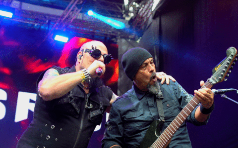 vlcsnap-2025-05-17-22h43m33s275