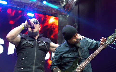 vlcsnap-2025-05-17-22h43m41s883